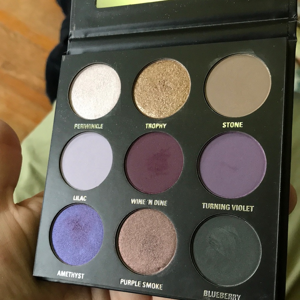 Kylie jenner eyeshadow palette purple